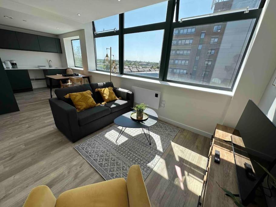 1 Bed Flat With View Of Old Trafford Daire Manchester Dış mekan fotoğraf