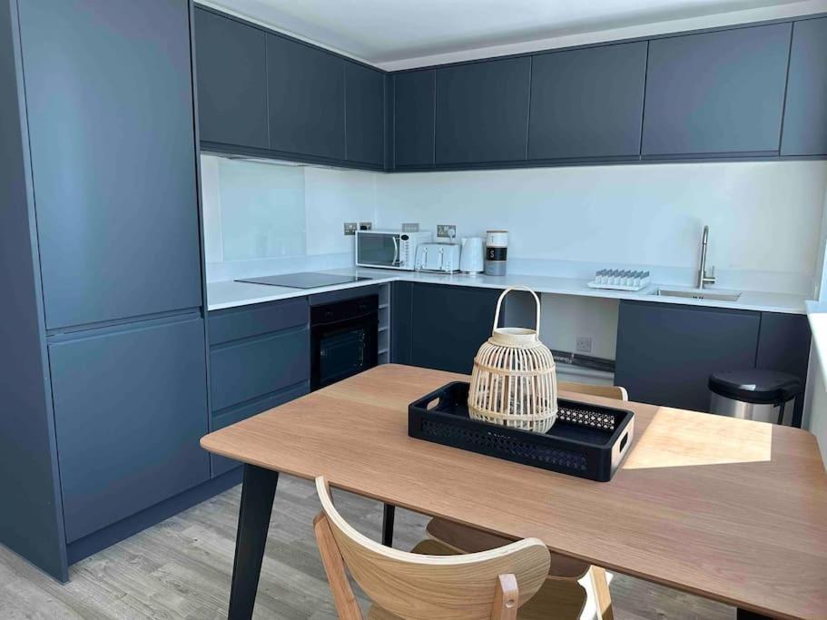 1 Bed Flat With View Of Old Trafford Daire Manchester Dış mekan fotoğraf